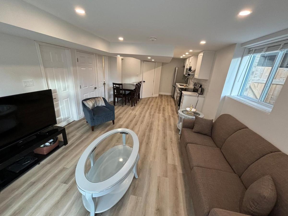 One-Bedroom Unit At Vista Hill Waterloo Exterior photo